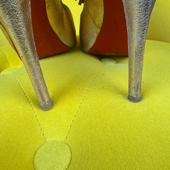 Christian Louboutin Veau Velours Fringe Courtain Pumps In Cafe Creme Size 38 - Picture 8 of 14